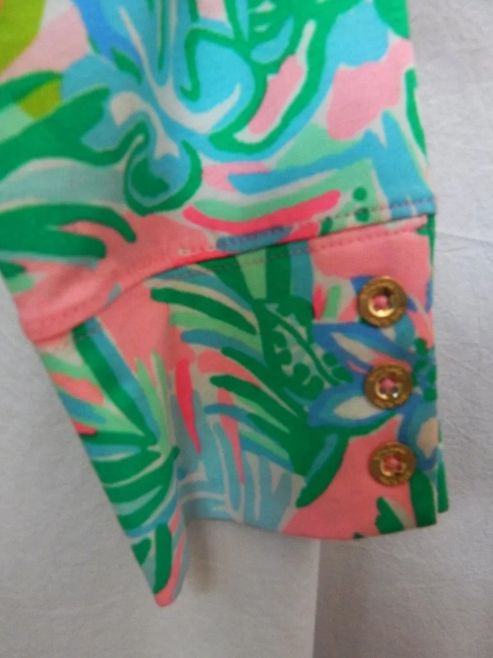 Colorful Lilly Pulitzer Top with Vibrant Hand-Painted Print - XL - Picture 4 of 6